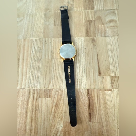 Vintage Timex ladies gold tone black strap NEW BATTERY main image 12